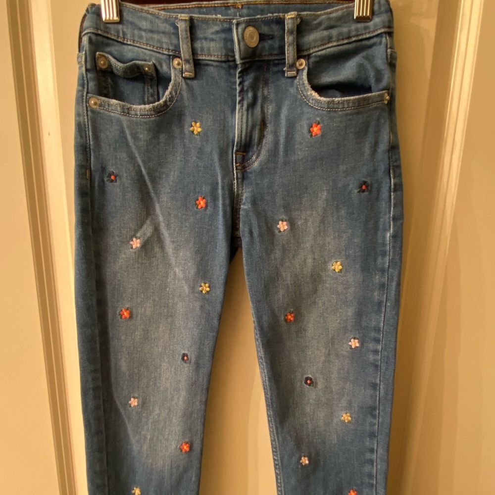 Embroidered Flower Girls size 8 jeans from the Gap Kids Pencil Slim High Rise